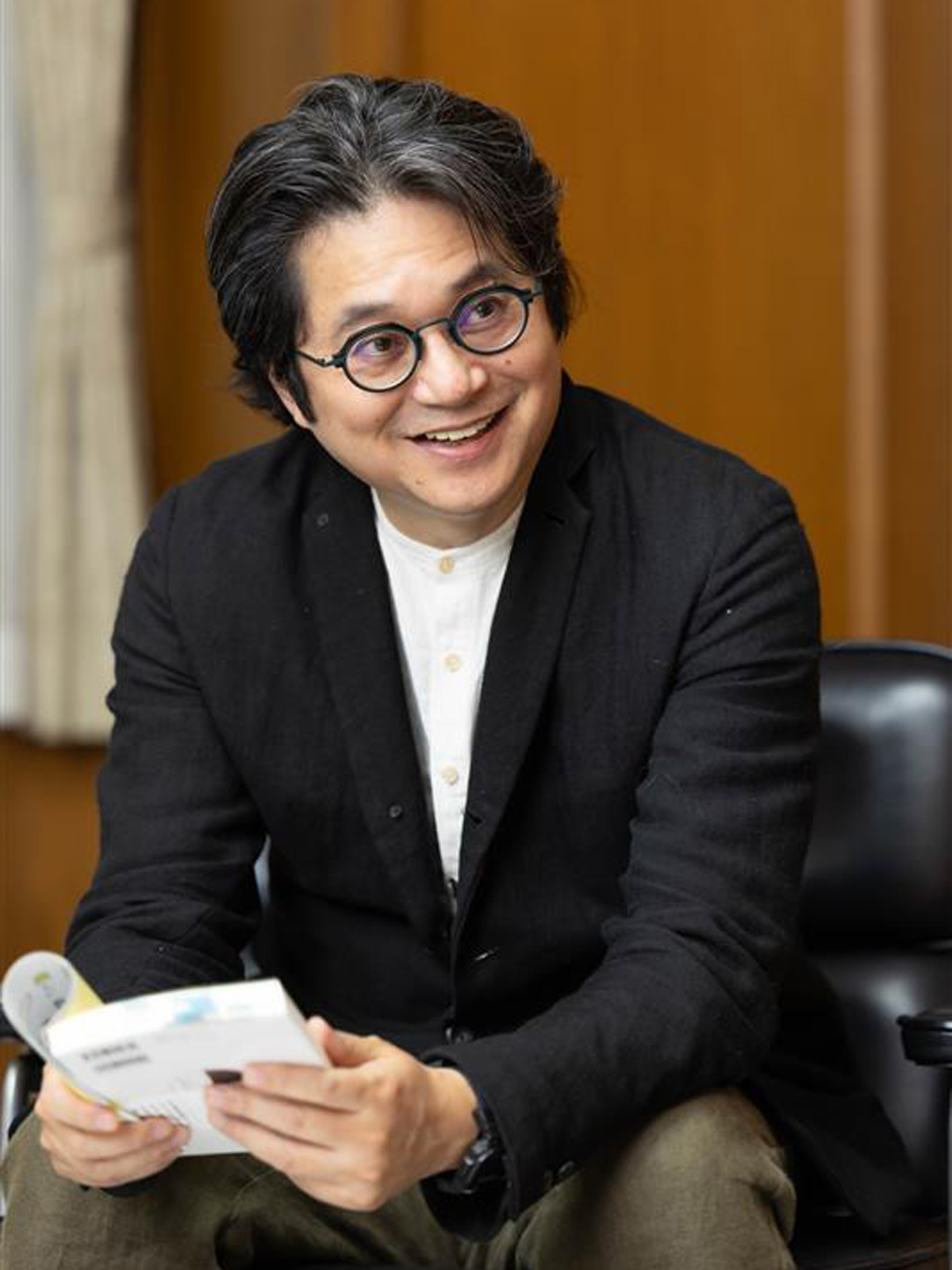 穂村弘　歌人。1990年に歌集『シンジケート』でデビュー。『短歌の友人』で伊藤整文学賞、『鳥肌が』で講談社エッセイ賞、『水中翼船炎上中』で若山牧水賞を受賞。歌集、エッセイ集以外にも、詩集、対談集、評論集、絵本、翻訳など著書多数。